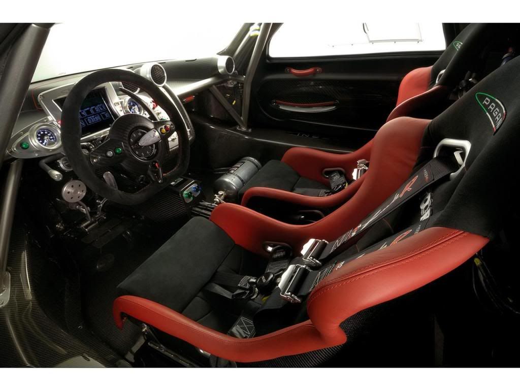 http://i334.photobucket.com/albums/m429/VOTBLINDUB/2009-Pagani-Zonda-R-Interior-04-128.jpg