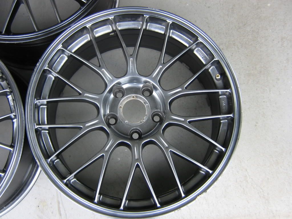 http://i334.photobucket.com/albums/m429/VOTBLINDUB/Wheels%20for%20Sale/IMG_5574.jpg